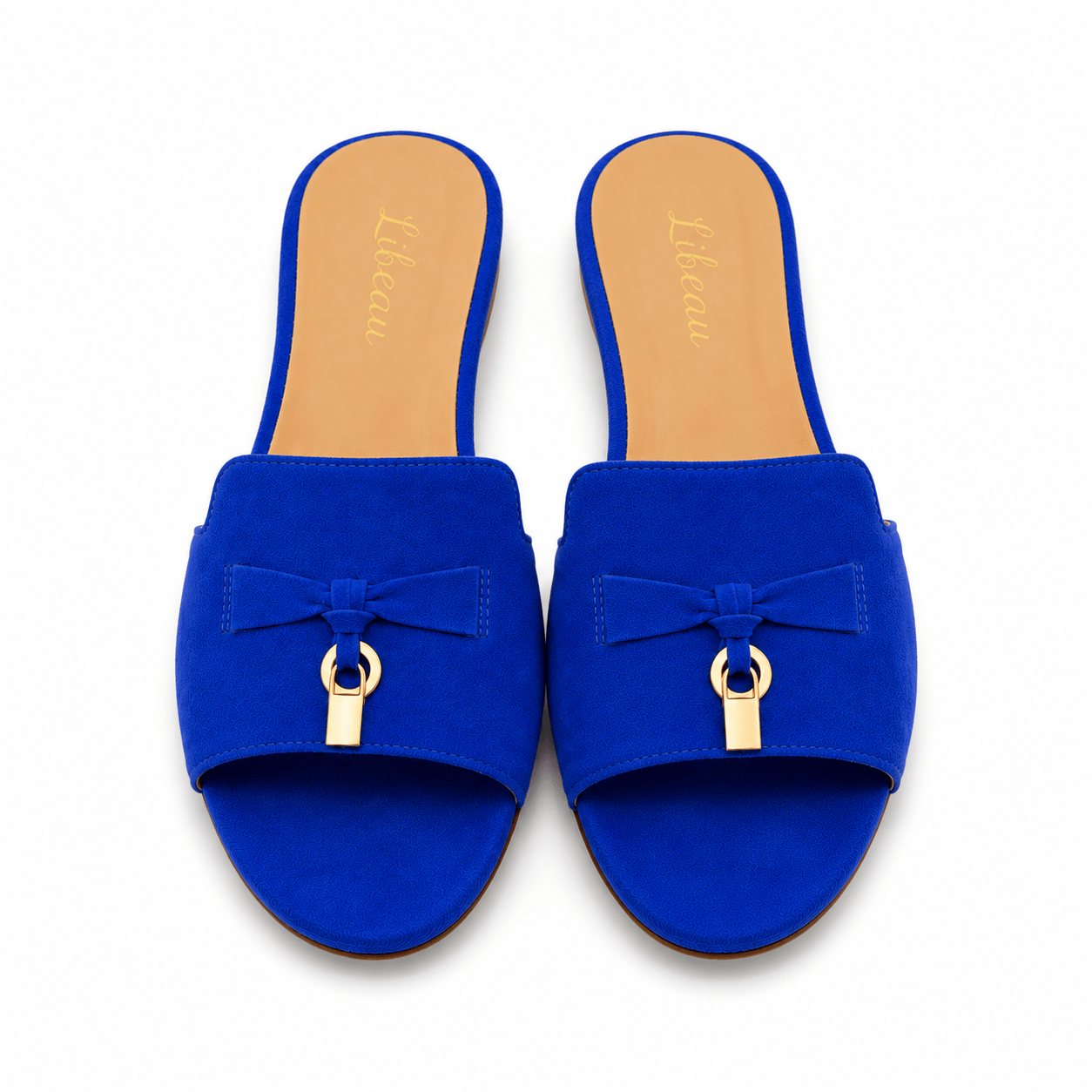 Blue Orchid Slipper – LiBEAU Damen Wildleder-Slipper Royalblau Draufsicht, silberne Dekorschnalle und klassischer Slipper-Schnitt | LiBEAU