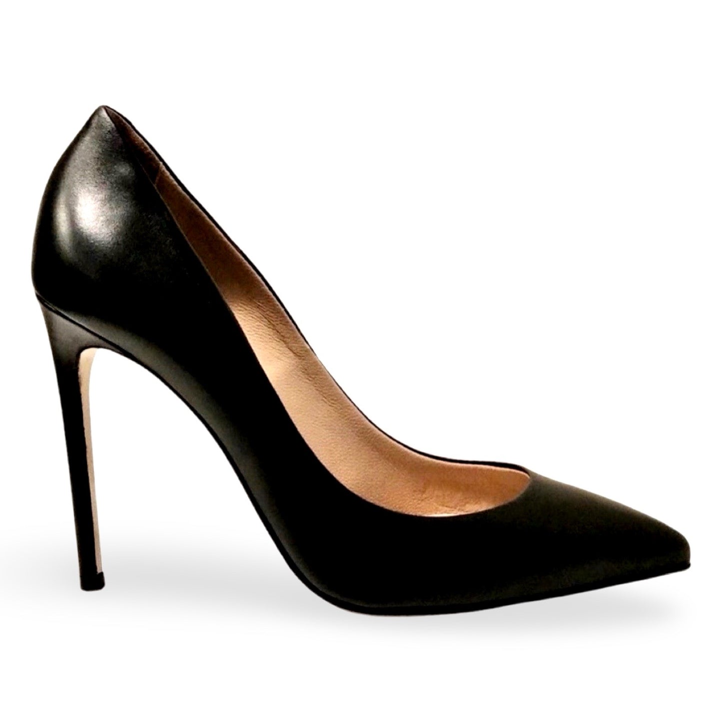 Simply Black Pumps