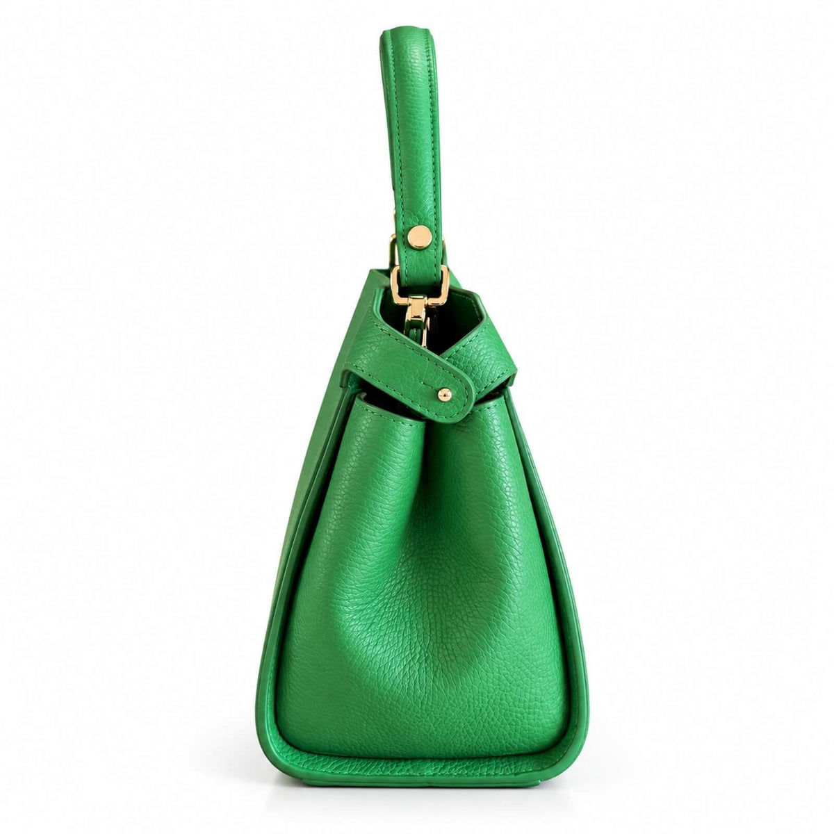 Bag Sora Green von der Seite mit kurzem Griff und gefalteten Seitenteilen
