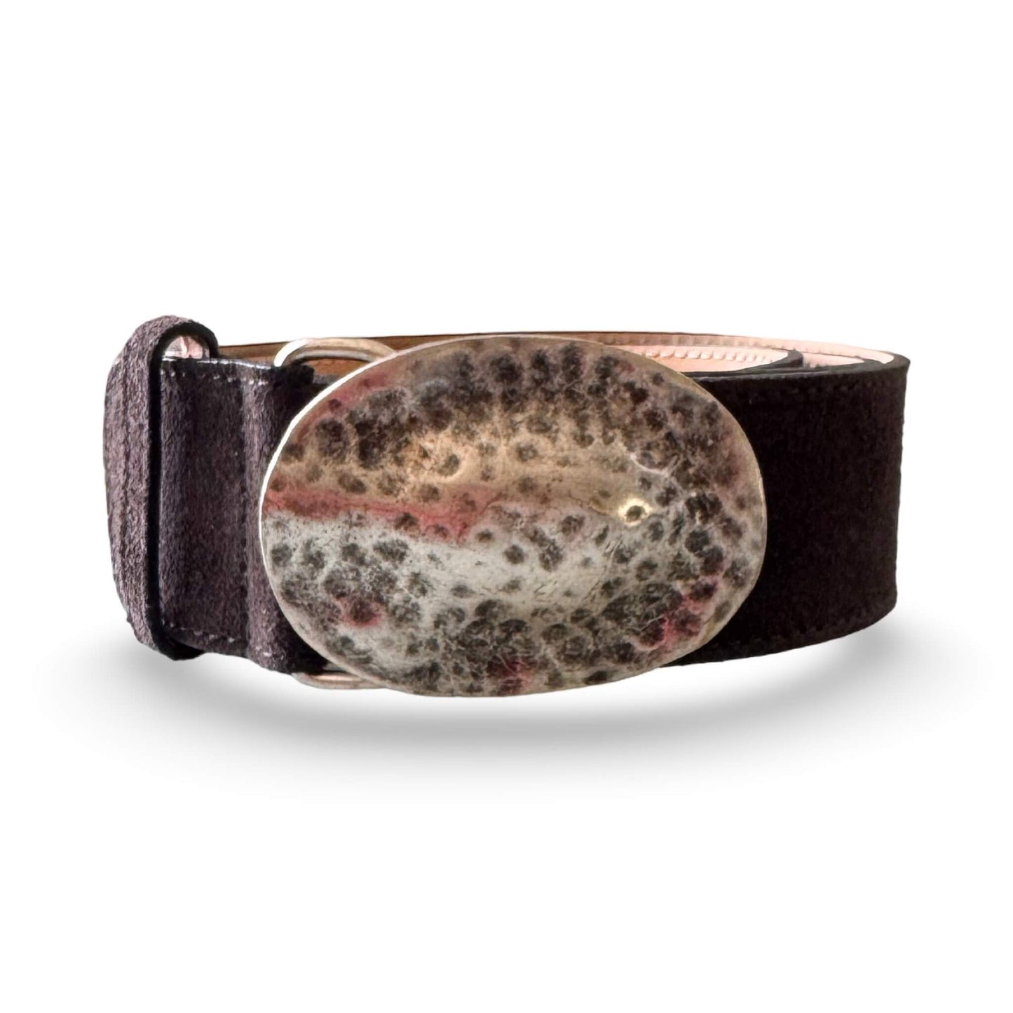 Turty – Wildleder Gürtel Detailansicht Metallschnalle & Leder | LiBEAU
