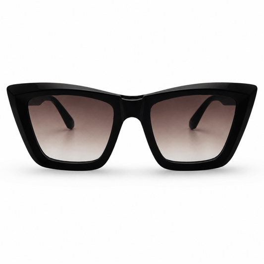 Modebrille Schwarz Classic – LiBEAU Damen Sonnenbrille glänzend schwarzer breiter Rahmen mit leicht angehobenen Ecken und verlaufenden Gläsern, Produktansicht | LiBEAU
