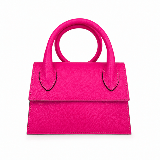 Clutch Viola – LiBEAU Damen Clutch Fuchsia genarbtes Leder, strukturierte Klappe mit kontrastierender schwarzer Kante und runden Rollhenkeln, Frontansicht | LiBEAU
