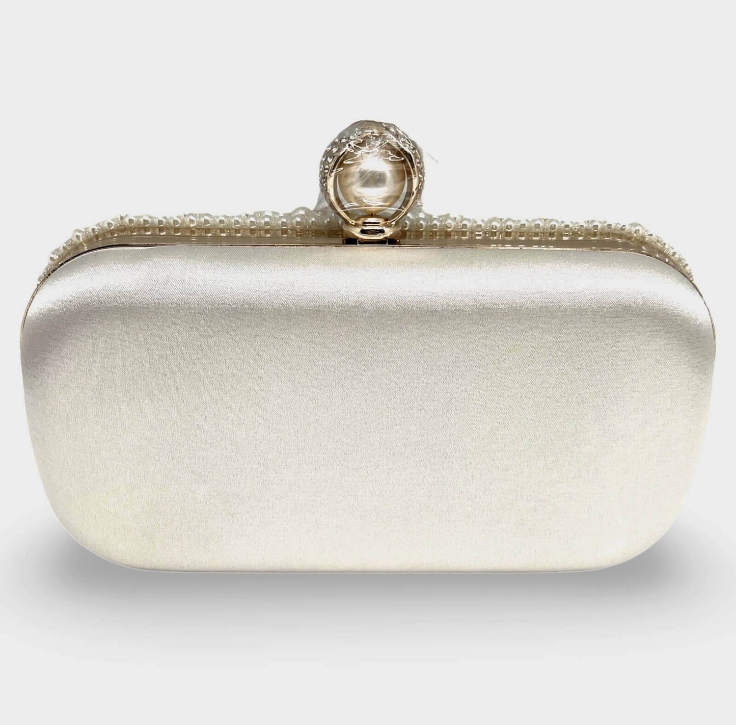 Clutch Celeste – Perlen Abendtasche Detailansicht, ivory Perlen Rückansicht Satin | LiBEAU
