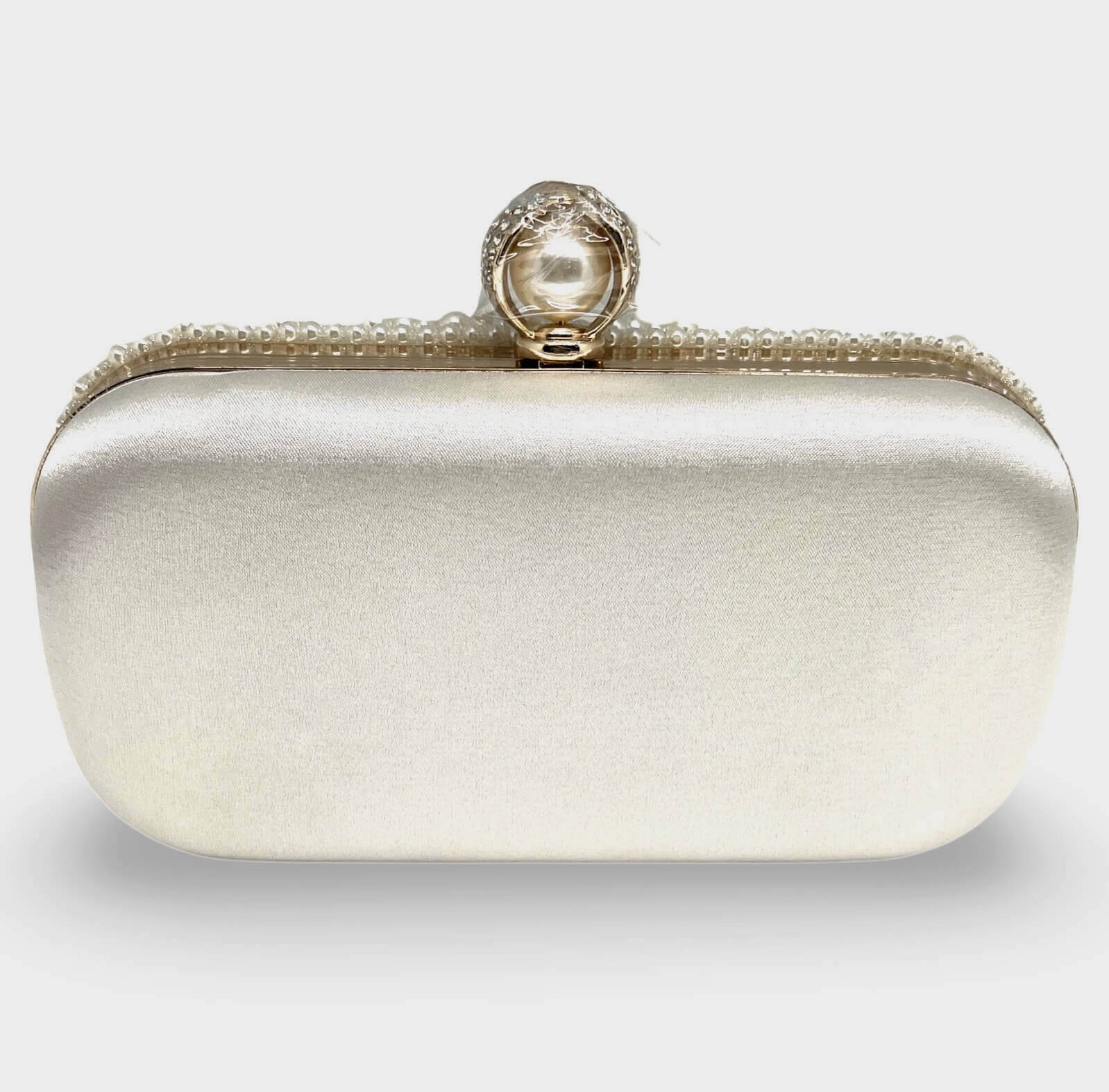 Clutch Celeste – Perlen Abendtasche Detailansicht, ivory Perlen Rückansicht Satin | LiBEAU
