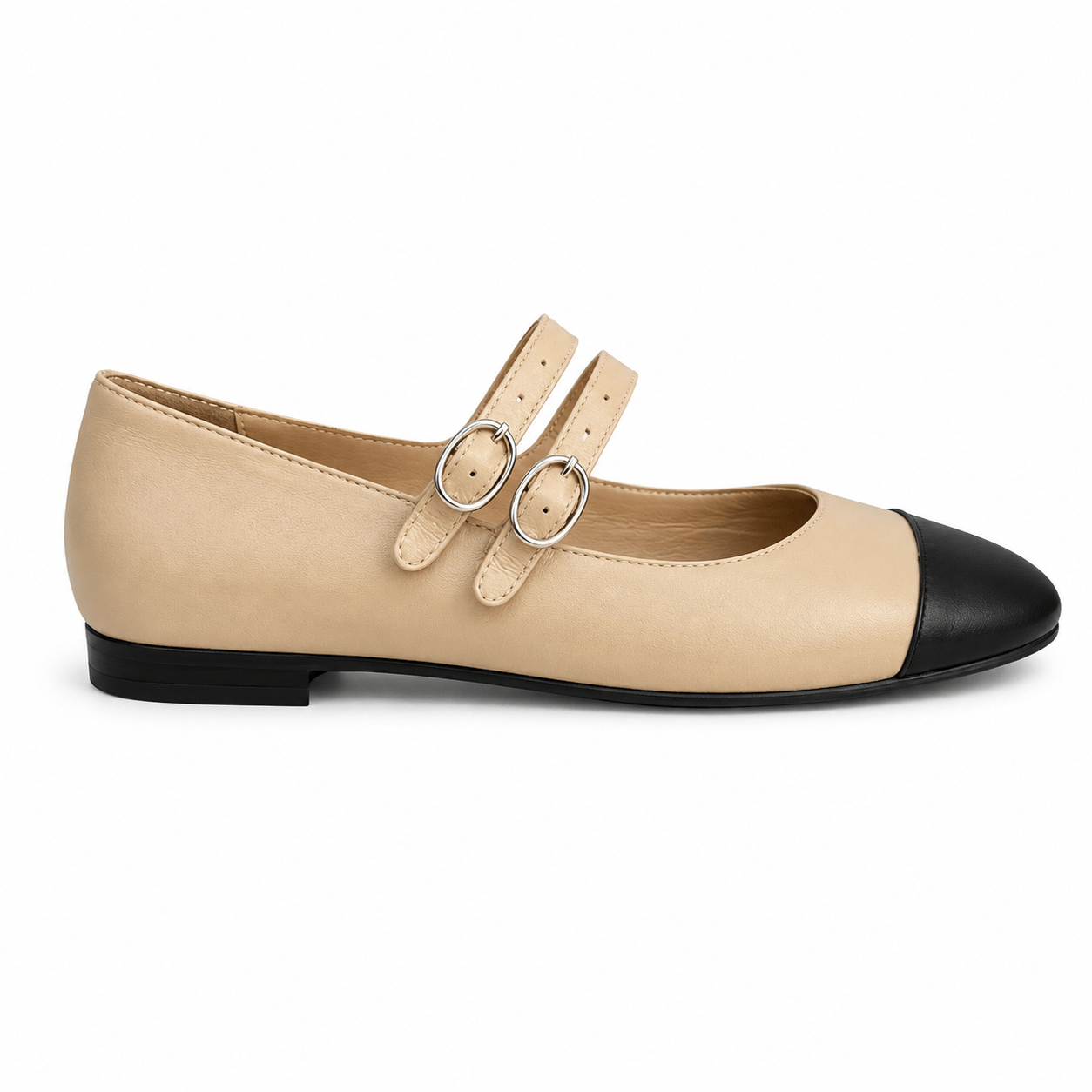 Kelly Ballerinas – LiBEAU Nudé Leder Mary Janes seitlich, klassischer Riemen und 2 cm Absatz, Seitenansicht | LiBEAU

