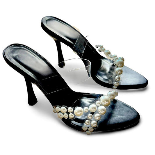 Naya Mules – Schwarze High Heel Mules mit transparentem Riemen und Perlen-Dekor | LiBEAU
