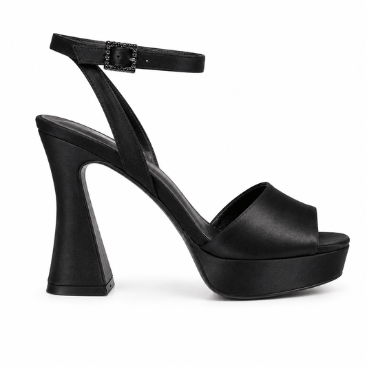 Noir Sandals Schwarz – Seitenansicht, schwarze Satin Plateau Sandaletten mit Flare-Absatz | LiBEAU
