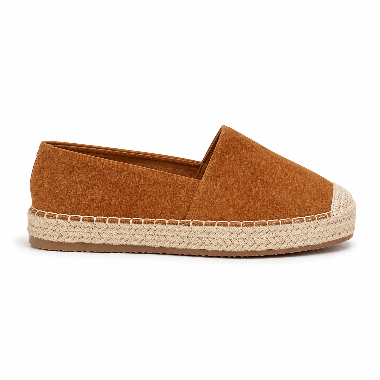 Nola Espadrilles Cognac – Frontansicht, Wildlederimitat mit geflochtener Jute-Sohle | LiBEAU
