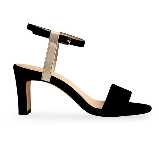 Piano Sandals – LiBEAU schwarze Wildleder-Riemchensandalen frontal, offene Zehenpartie und weißer Knöchelriemen Detail | LiBEAU
