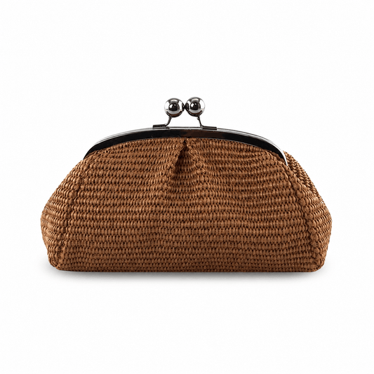Clutch Raffia Mattone – LiBEAU Damen Clutch Terrakotta-Braun strukturiertes Raffia-Geflecht mit Silber-Bügelverschluss und Kugelknöpfen, Frontansicht | LiBEAU

