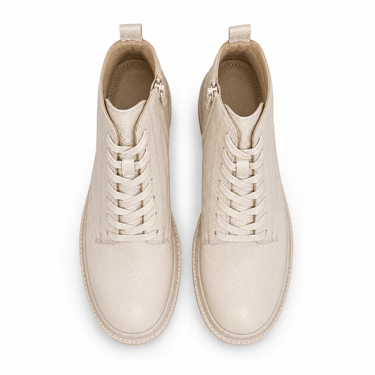 Rusty Boots – LiBEAU Detailansicht Seitenreißverschluss Cremé Leder, lässige Ankle Boots Rusty Boots | LiBEAU
