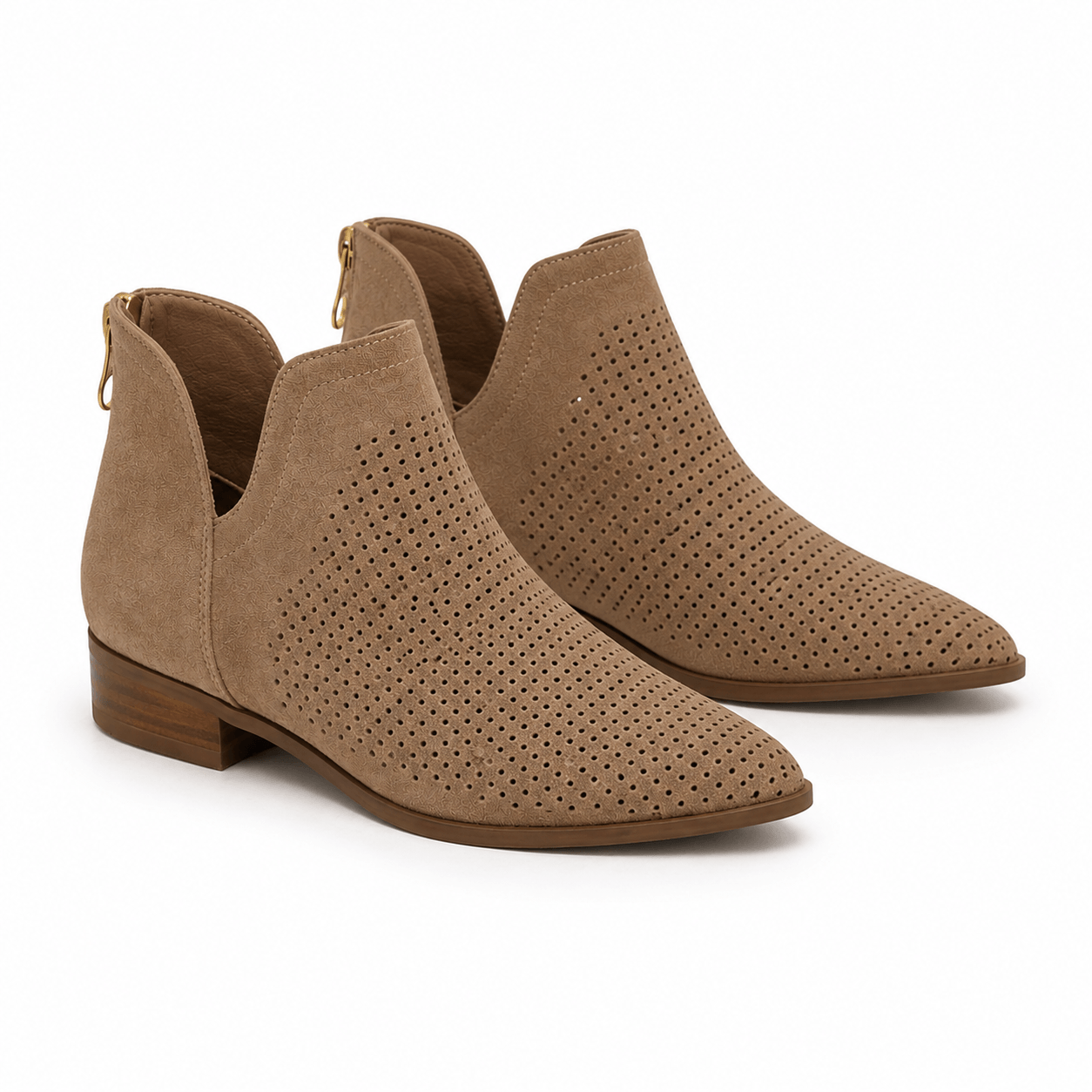 Sonora Boots Beige – Frontansicht, runde Zehenpartie & perforiertes Wildlederimitat | LiBEAU

