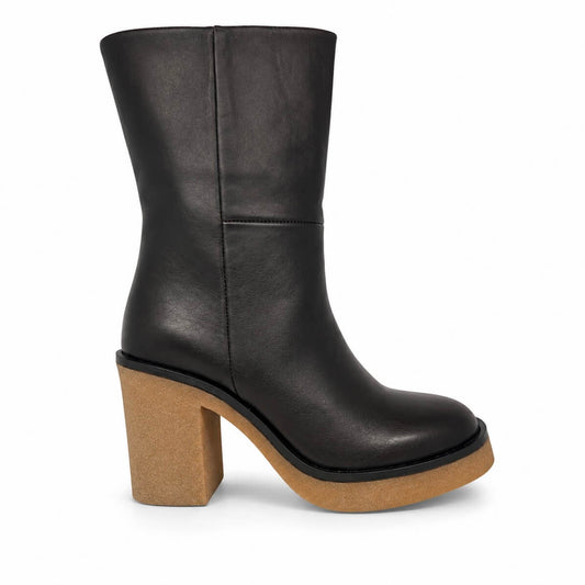 Terra Boots – LiBEAU Damen Stiefeletten Dunkelbraun Leder, halbhoher Schaft, 9 cm Blockabsatz mit heller Plateau-Profilsohle, Seitenansicht | LiBEAU
